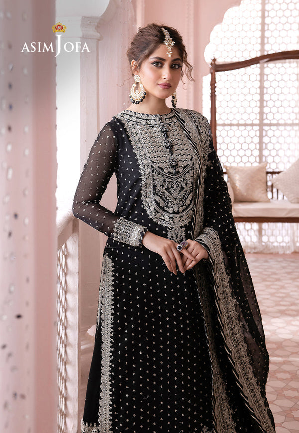 Chandni Collection – A Star-inspired Lehenga And Shirt Ensemble