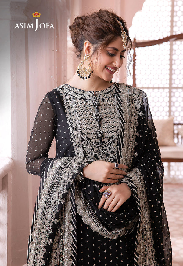 Chandni Collection – A Star-inspired Lehenga And Shirt Ensemble