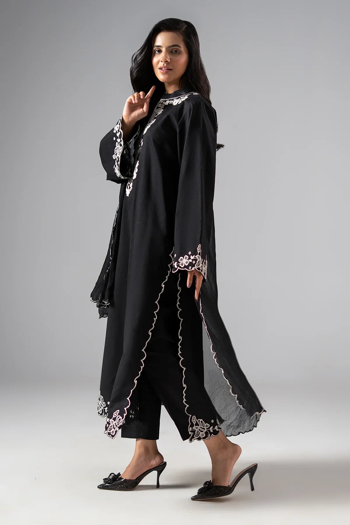 03-Piece Lawn Cotton Suit With Chiffon Dupatta | Ready To Wear
