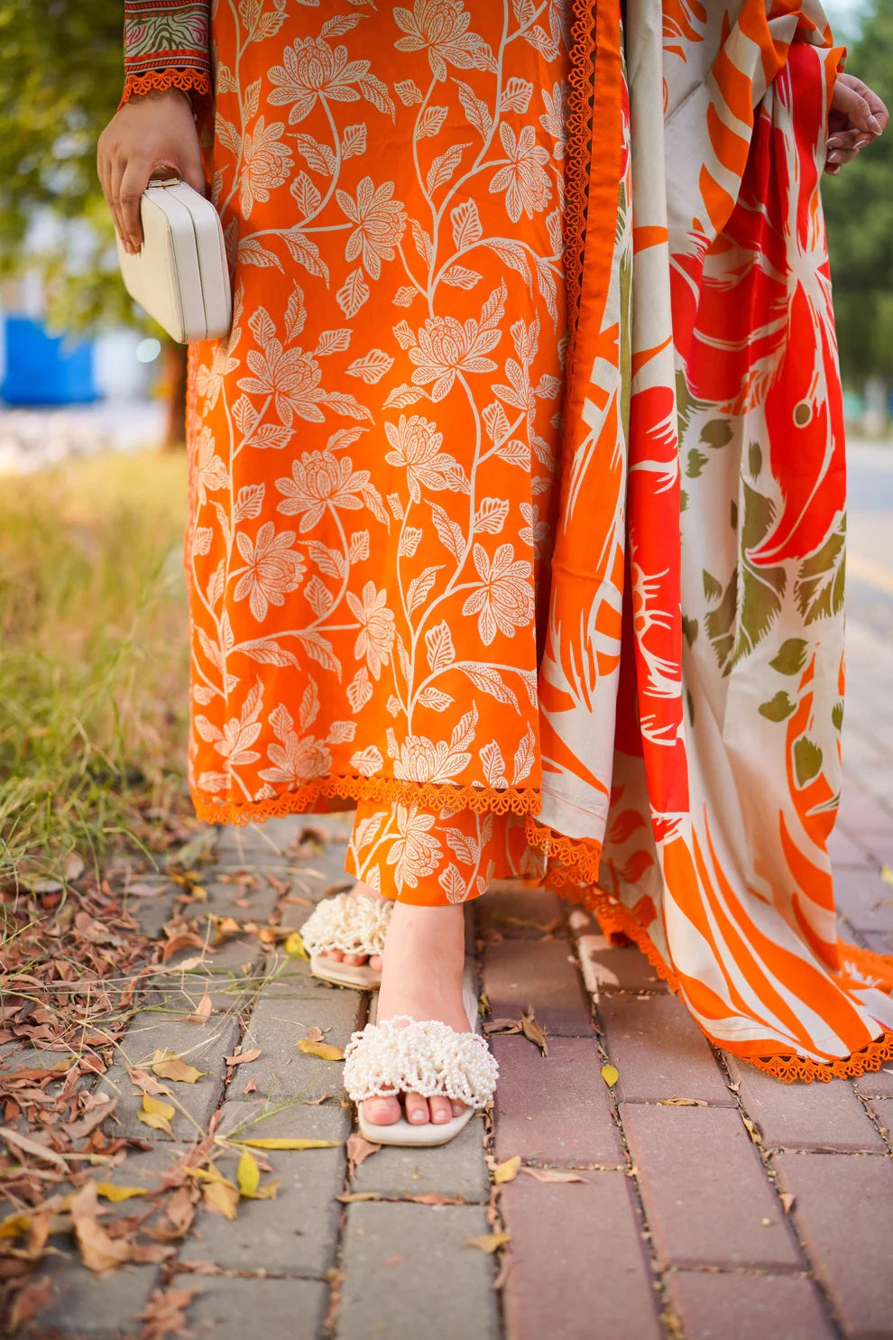 03-Piece Printed Lawn Suit - Ready To Wear