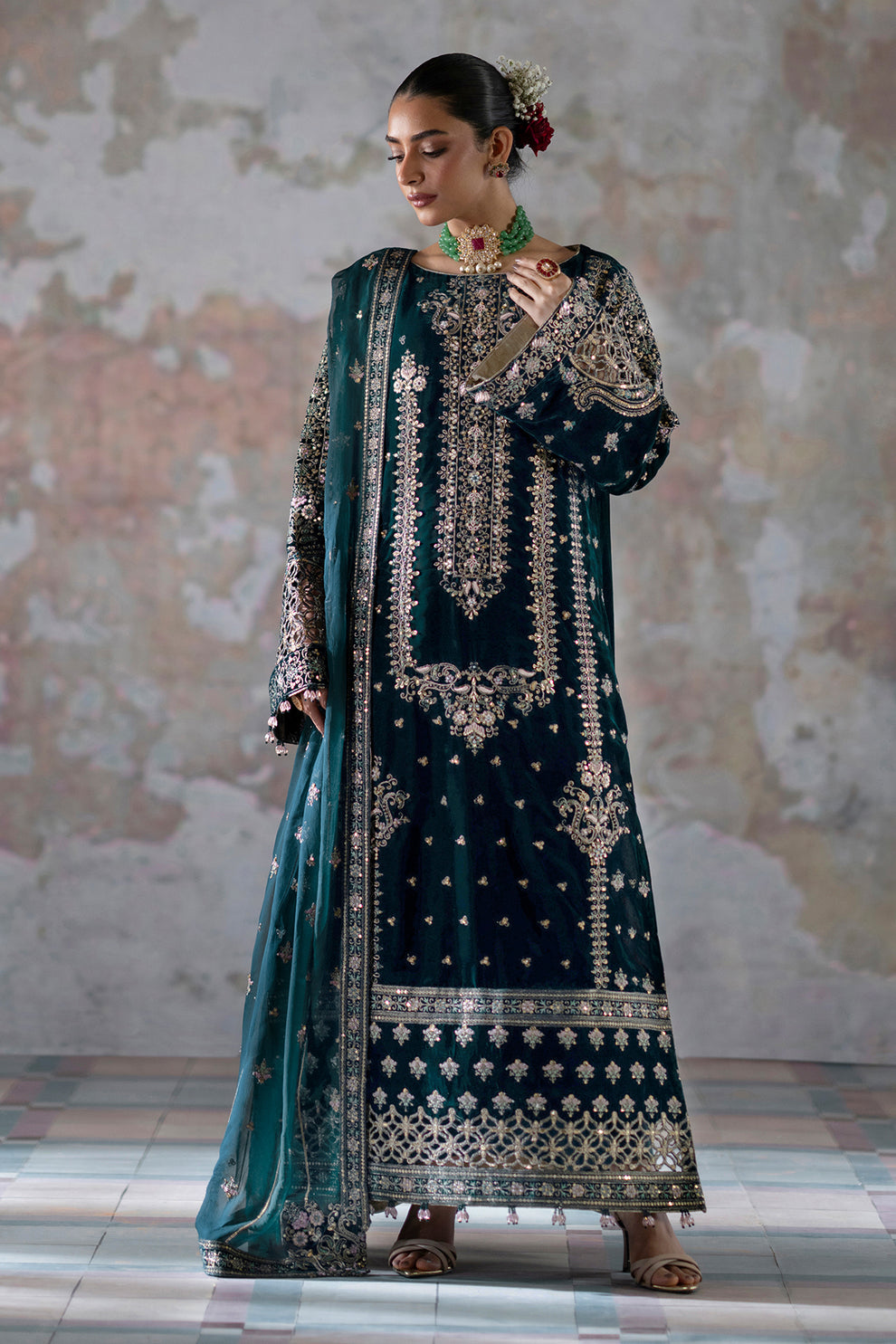 03 Piece Heavy Embroidered Velvet Suit – Ready To Wear