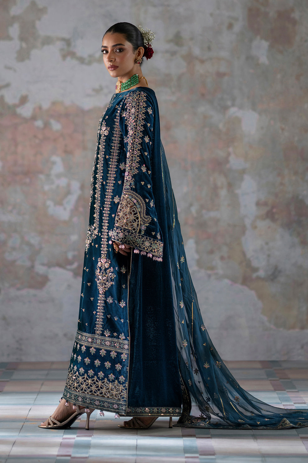 03 Piece Heavy Embroidered Velvet Suit – Ready To Wear