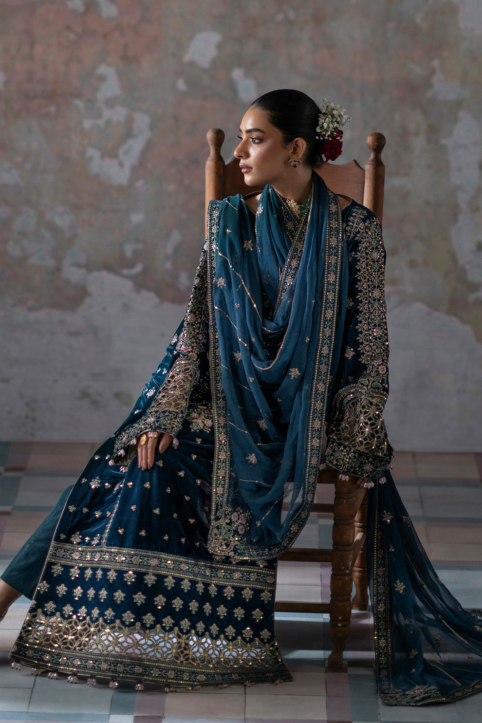 03 Piece Heavy Embroidered Velvet Suit – Ready To Wear